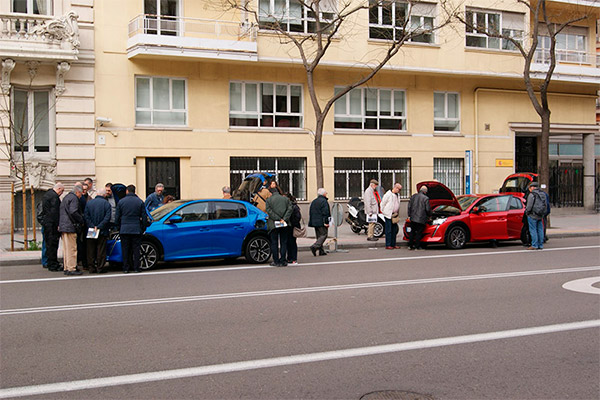 Presentación gama coches eléctricos de Peugeot: 208 y 2008