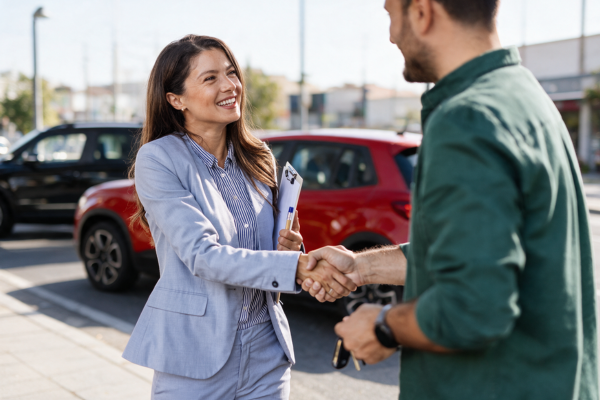 Estafas al comprar un coche de segunda mano: las más frecuentes y cómo evitarlas