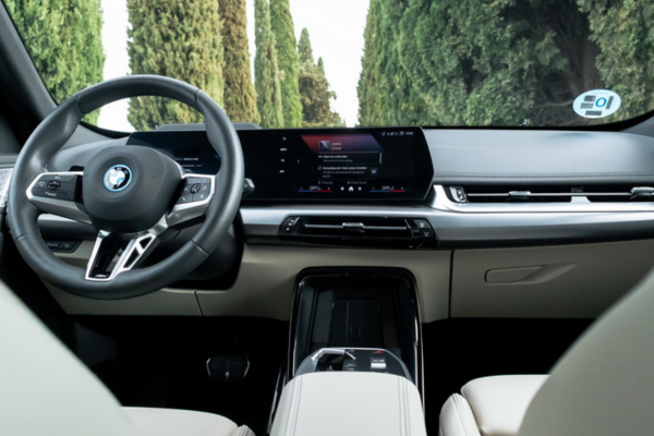 Interior: Lujo y tecnología de vanguardia